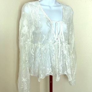 Emory Park White Lacey blouse sz small
